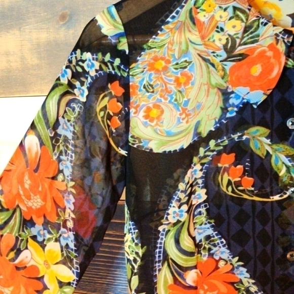 Cabi XS floral button down shirt - Picture 3 of 6